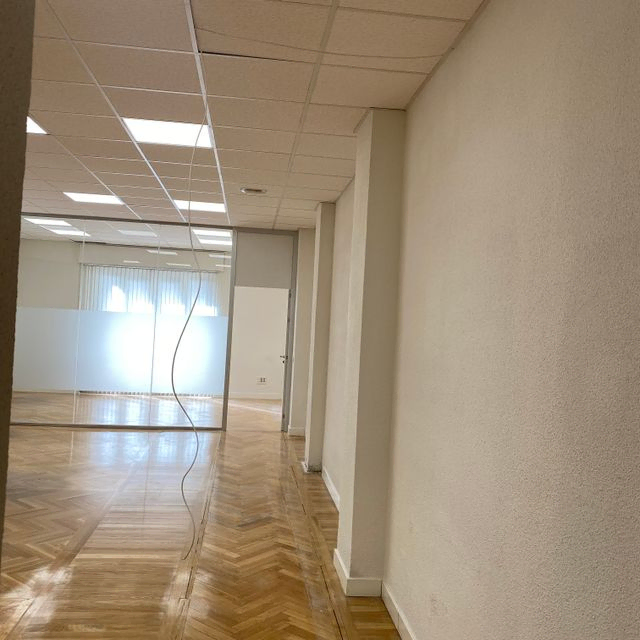 interior pintura pasillo
